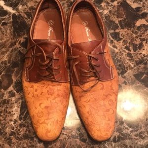 Men’s Ferro Aldo shoes Like New size 12